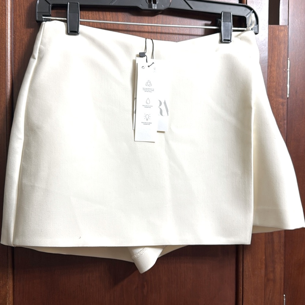 Zara skirt in off white